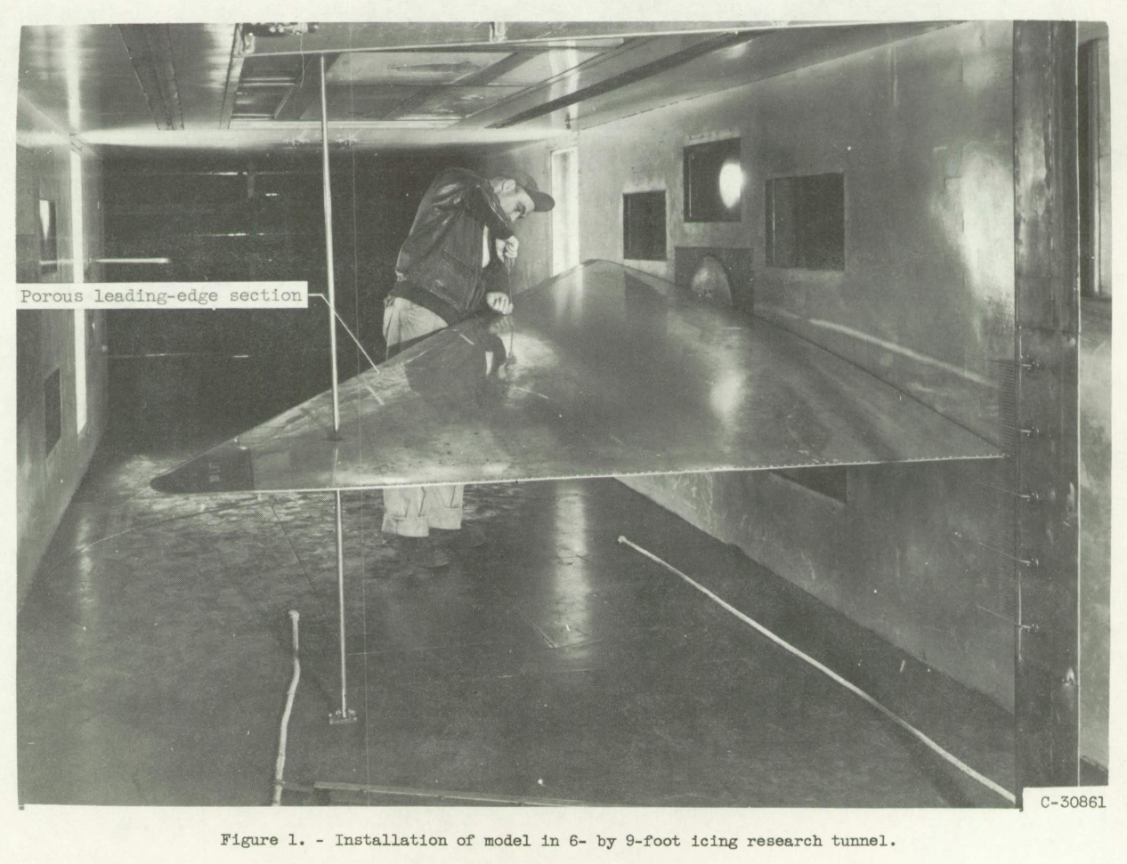 Figure 1. Installation of model in 6- by 9-foot icing research tunnel.